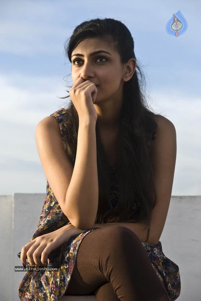 Neelam Upadhyay New Photos - 23 / 67 photos