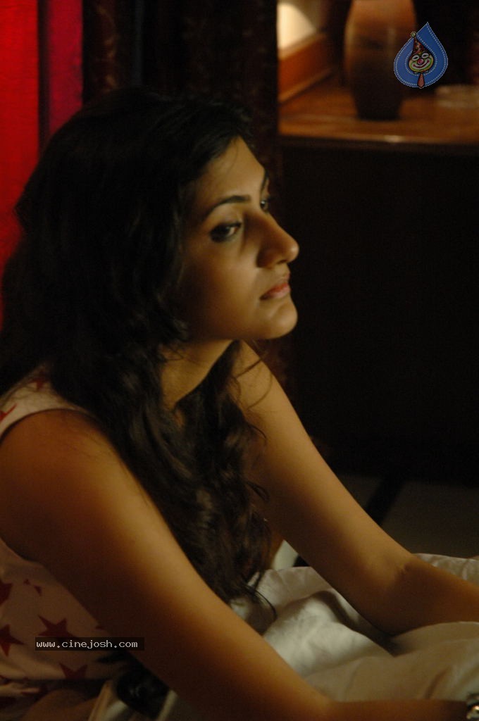 Neelam Upadhyay New Photos - 33 / 67 photos