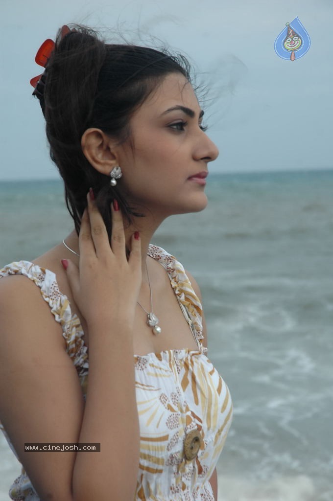 Neelam Upadhyay New Photos - 39 / 67 photos