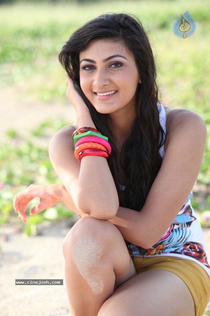 Neelam Upadhyay New Photos - 66 / 109 photos