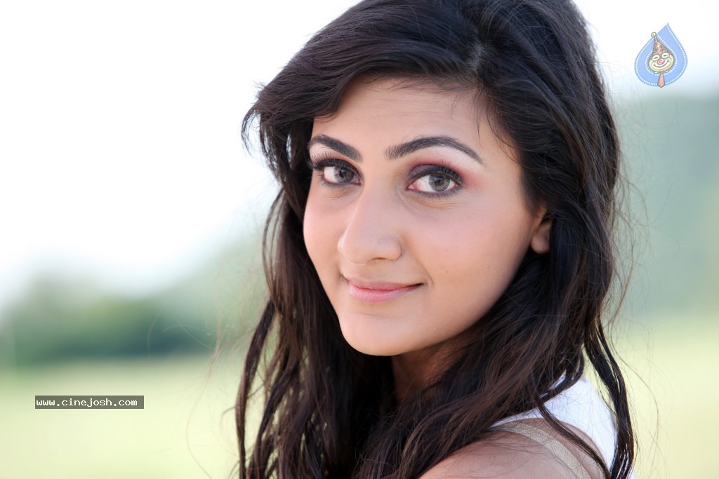 Neelam Upadhyay New Photos - 77 / 109 photos