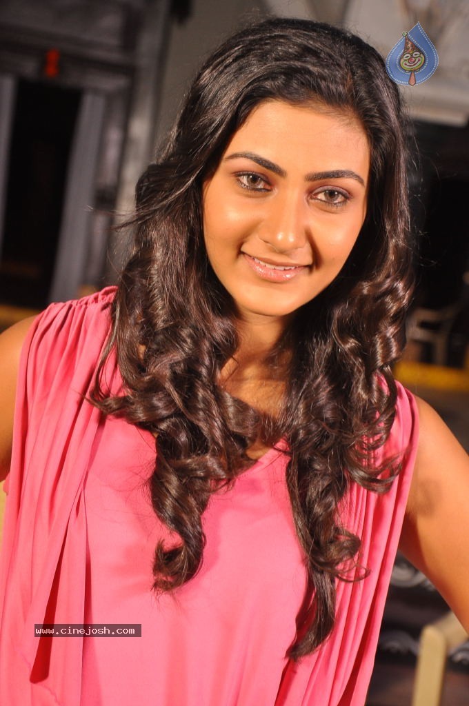 Neelam Upadhyay New Stills - 31 / 40 photos