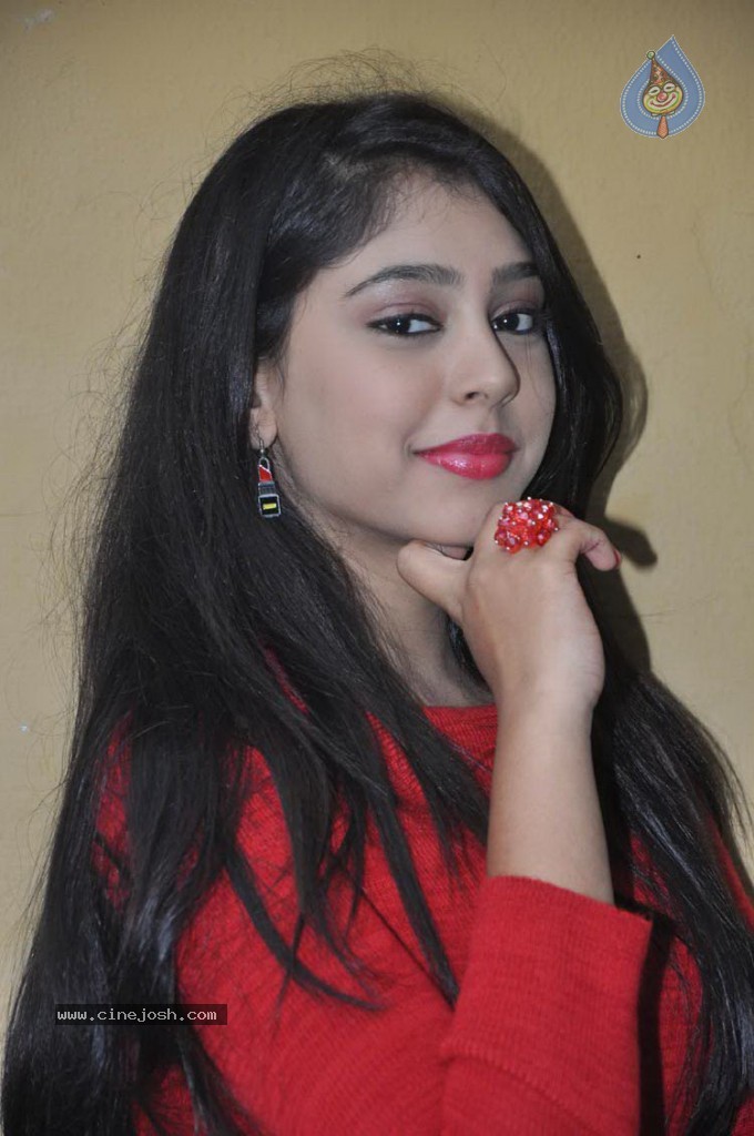 Neethi Taylor Latest Photos - 32 / 34 photos