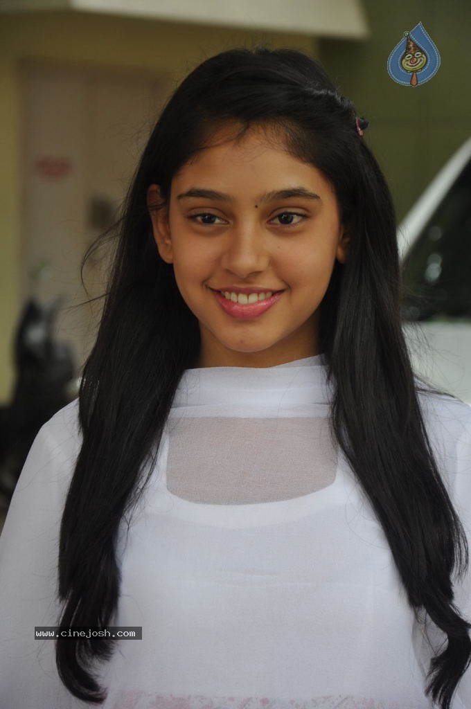 Neethi Taylor Latest Stills - 22 / 24 photos