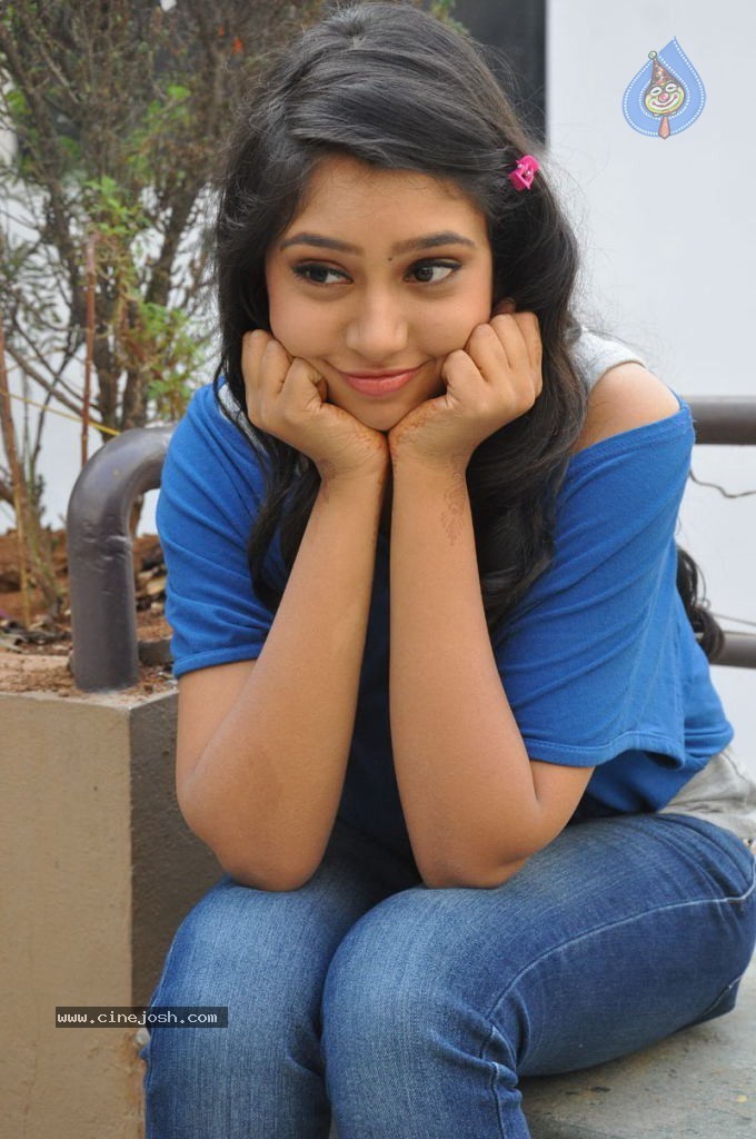 Neethi Taylor New Stills - 31 / 63 photos