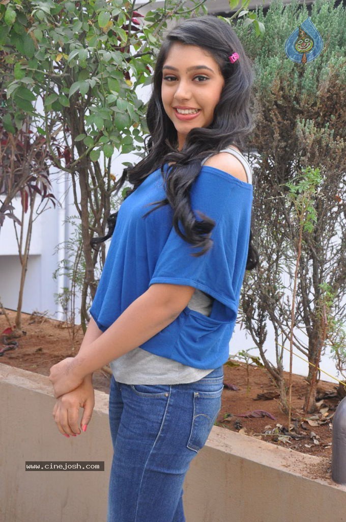 Neethi Taylor New Stills - 36 / 63 photos