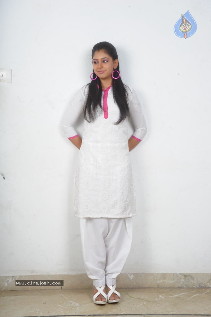 Neethi Taylor New Stills - 7 / 55 photos