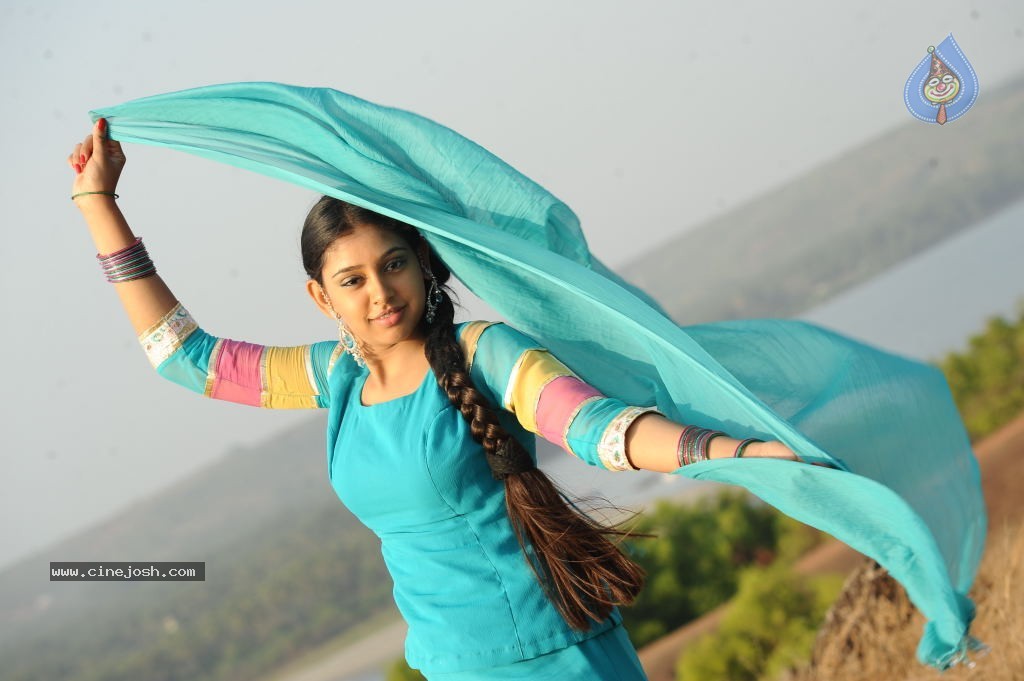 Neethi Taylor New Stills - 14 / 55 photos