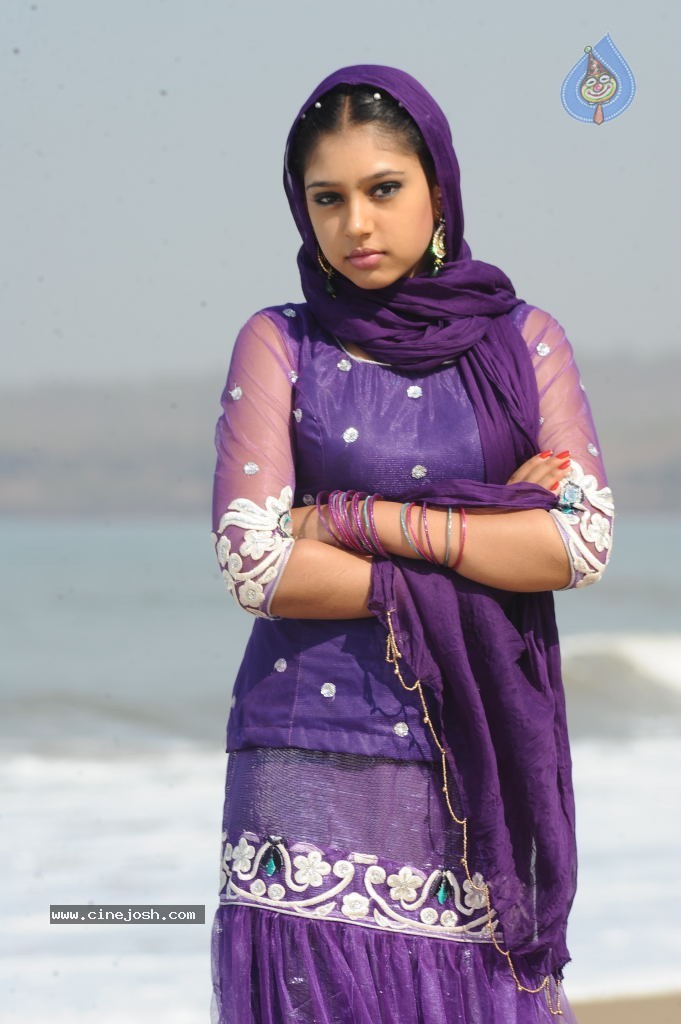 Neethi Taylor New Stills - 16 / 47 photos