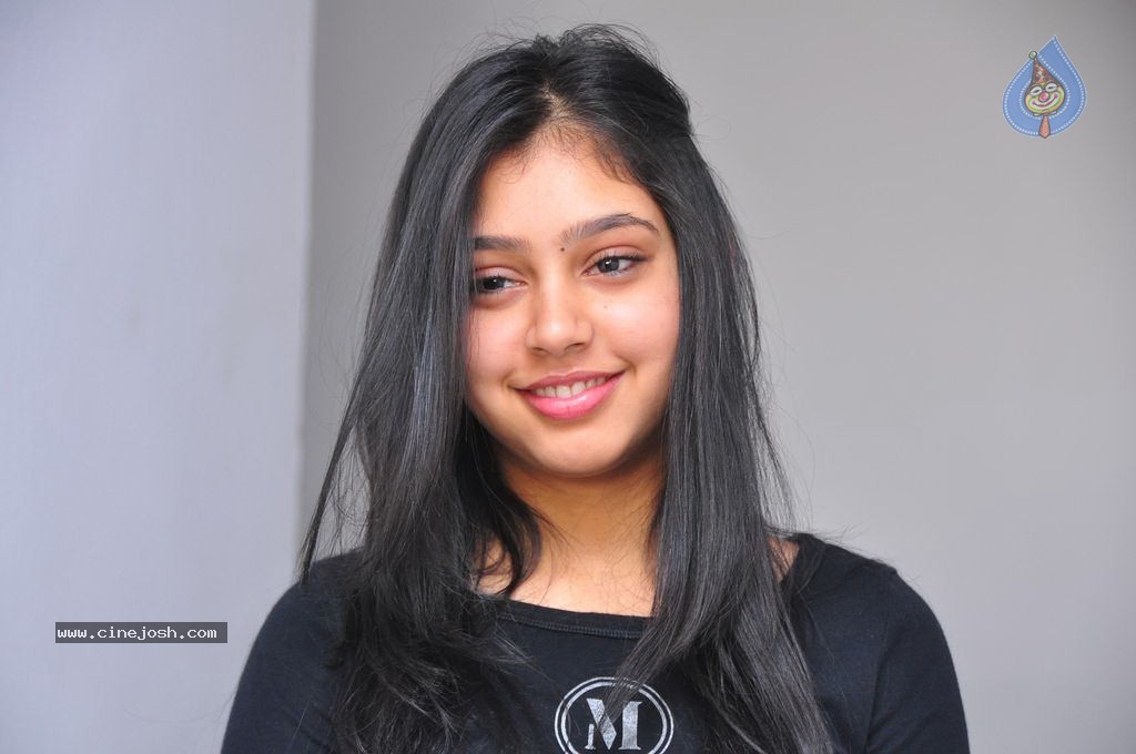 Neethi Taylor Stills - 22 / 25 photos