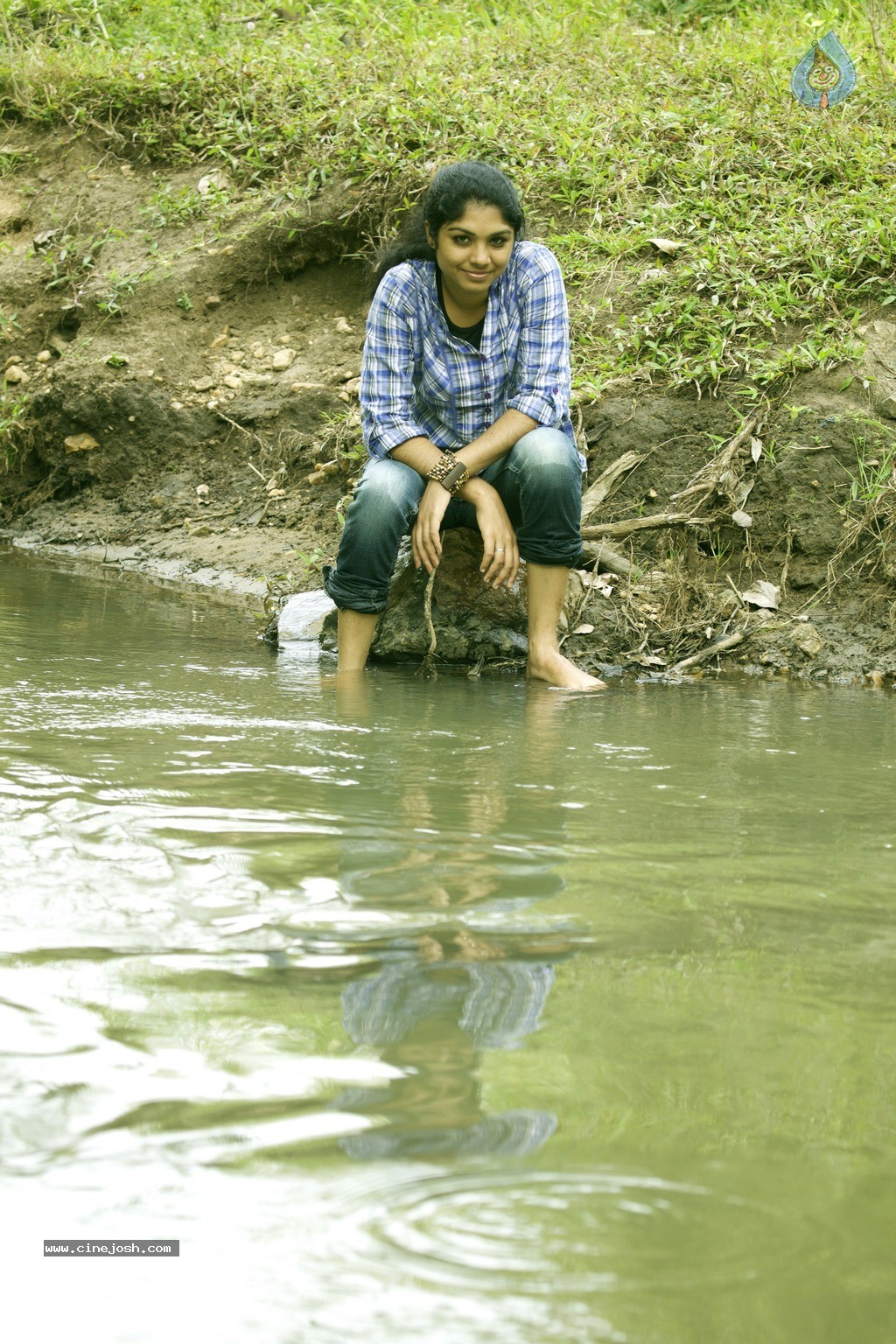 Neethu K Jose Photo Shoot - 35 / 40 photos