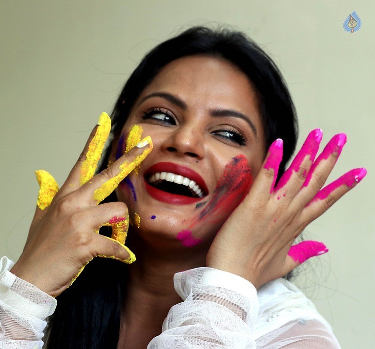 Neetu Chandra Dry Holi Photoshoot - 21 / 24 photos