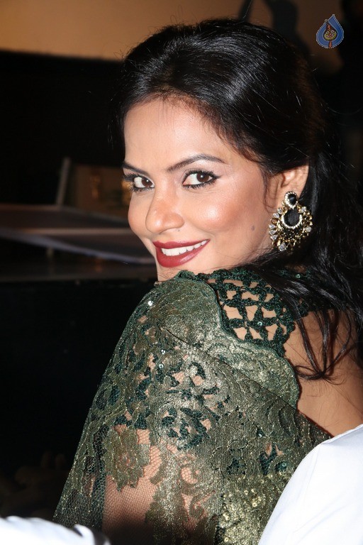 Neetu Chandra New Photos - 4 / 19 photos