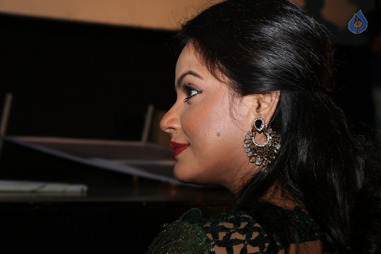 Neetu Chandra New Photos - 12 / 19 photos