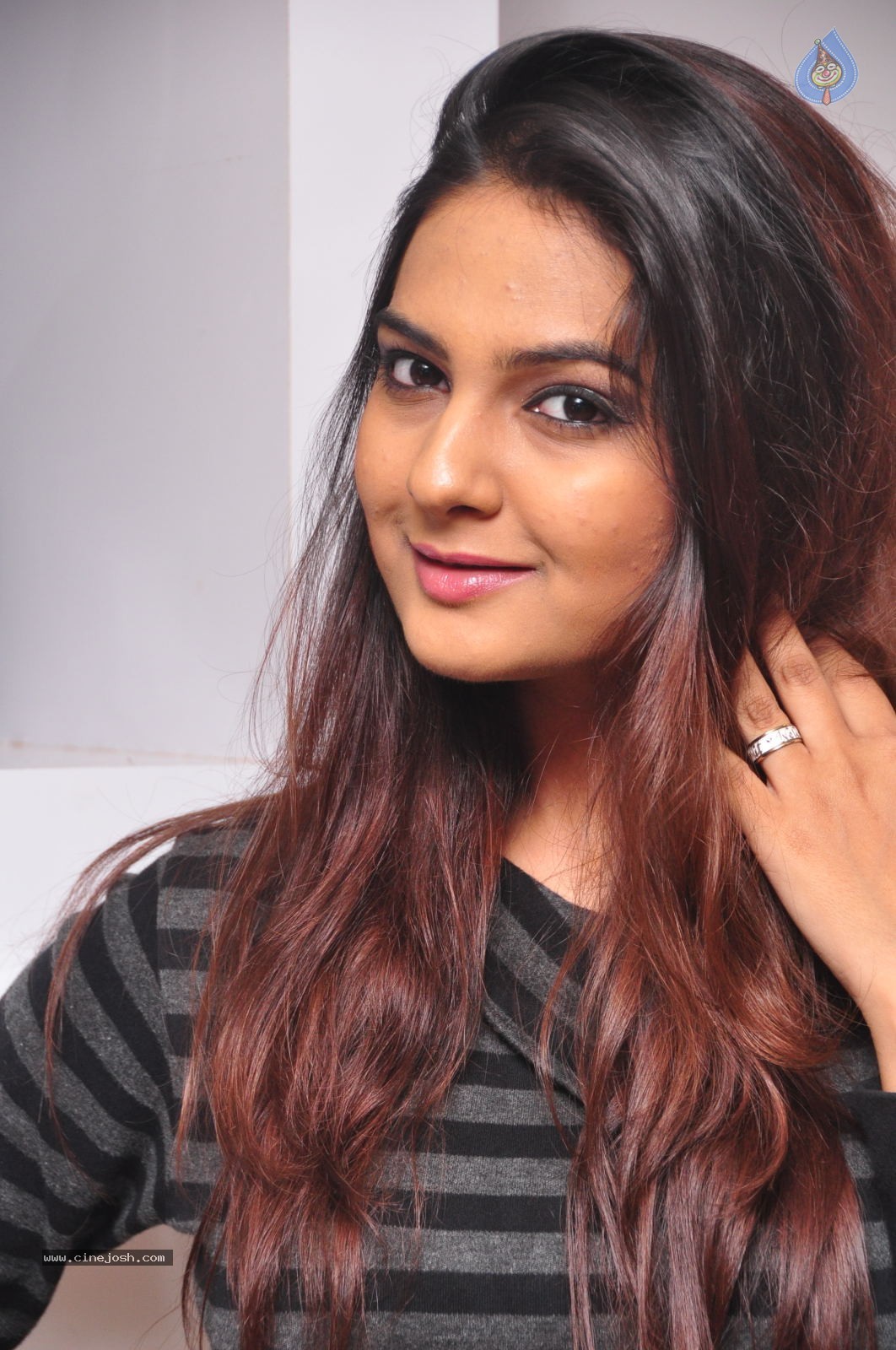 Neha Deshpande Gallery - 24 / 42 photos