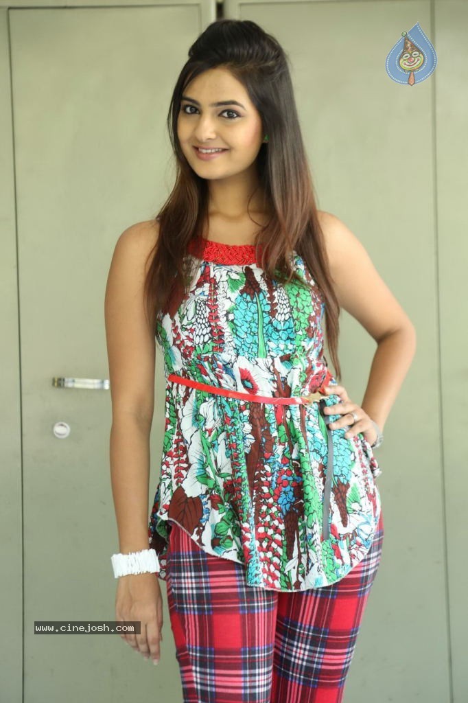 Neha Deshpande Latest Gallery - 101 / 101 photos