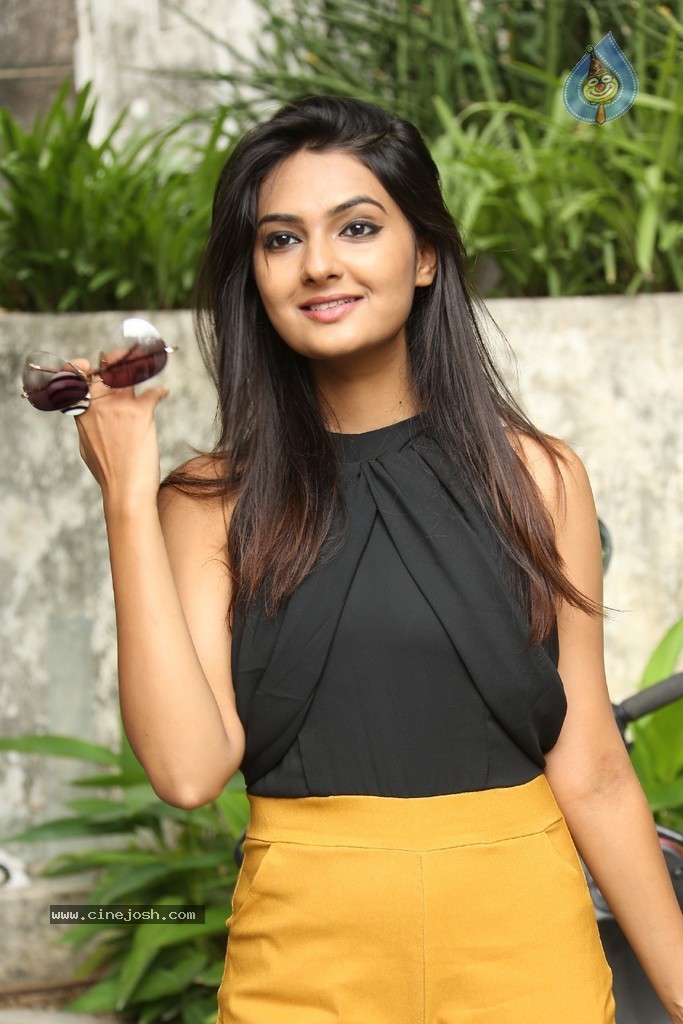 Neha Deshpande Latest Gallery - 60 / 90 photos