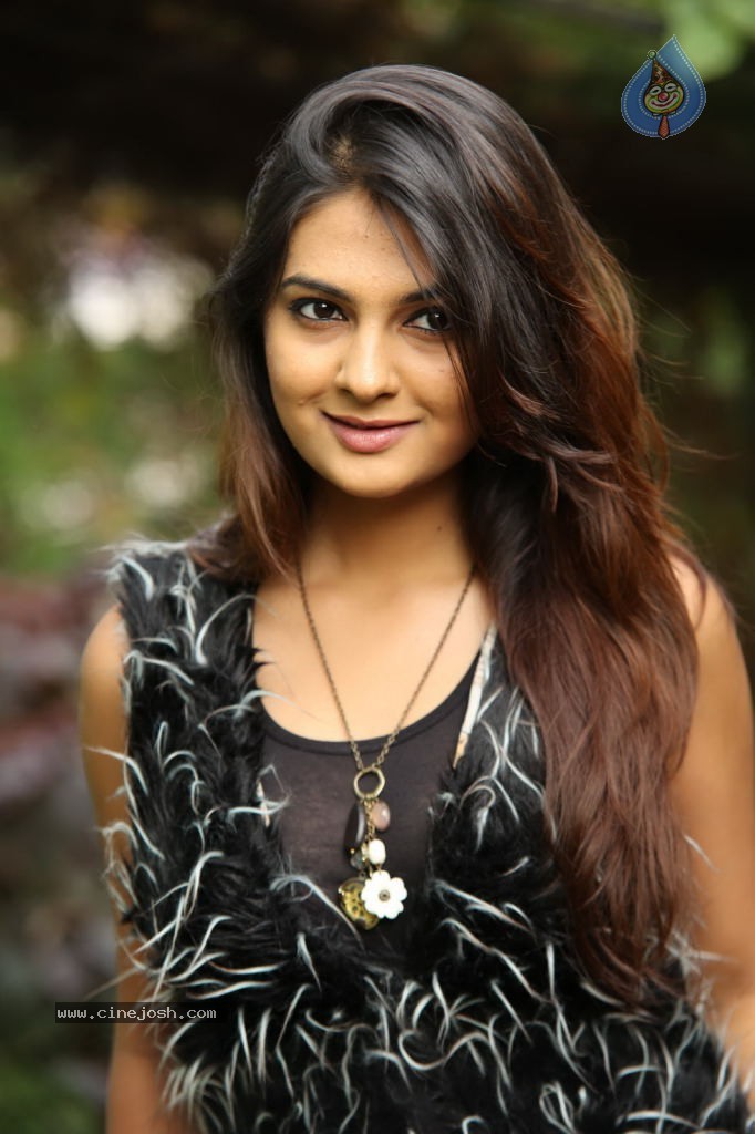 Neha Deshpande Latest Photos - 29 / 152 photos