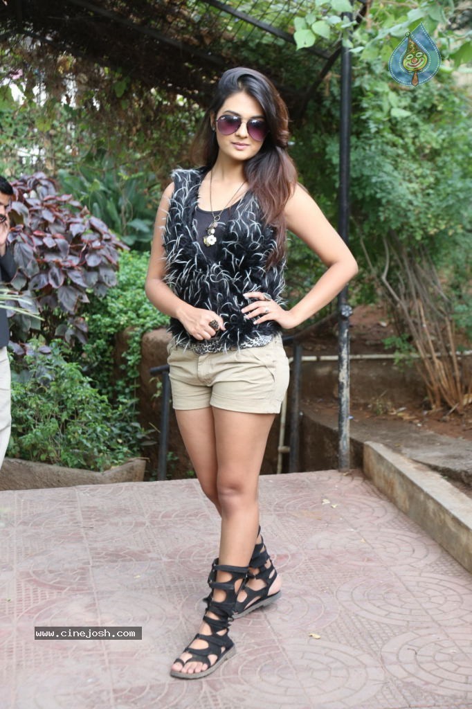 Neha Deshpande Latest Photos - 137 / 152 photos