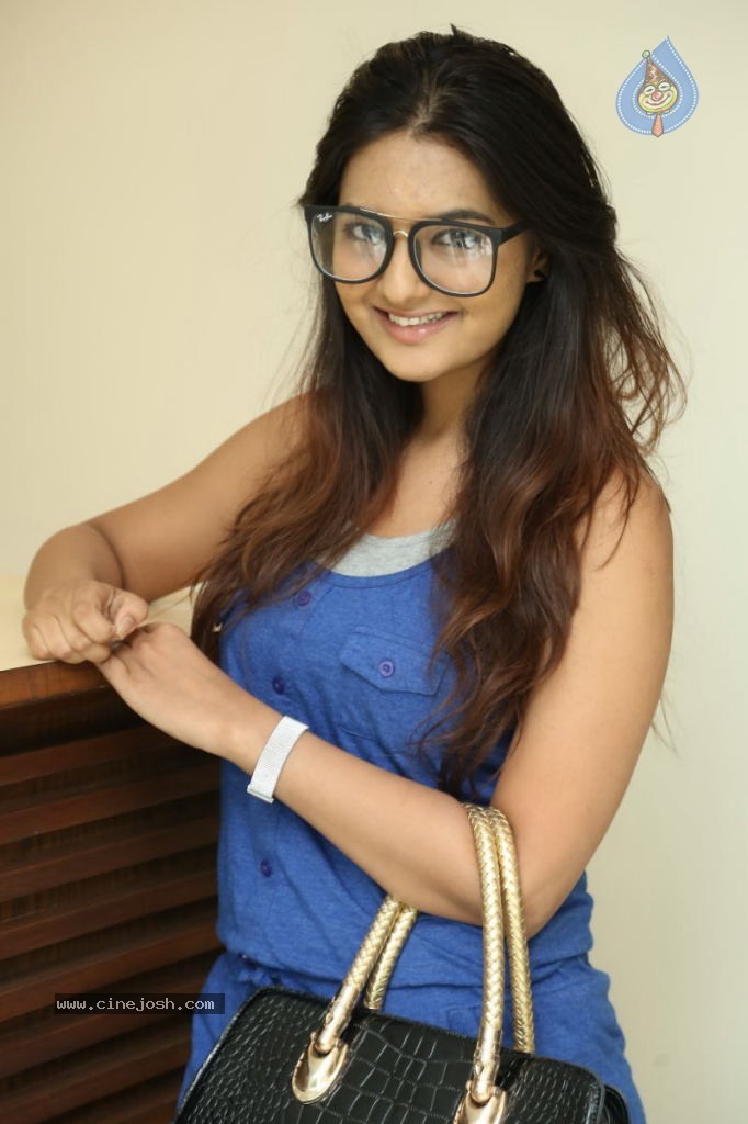 Neha Deshpande Latest Pics - 11 / 66 photos
