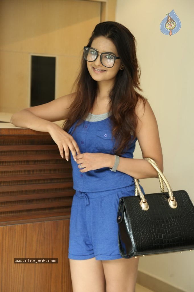 Neha Deshpande Latest Pics - 12 / 66 photos