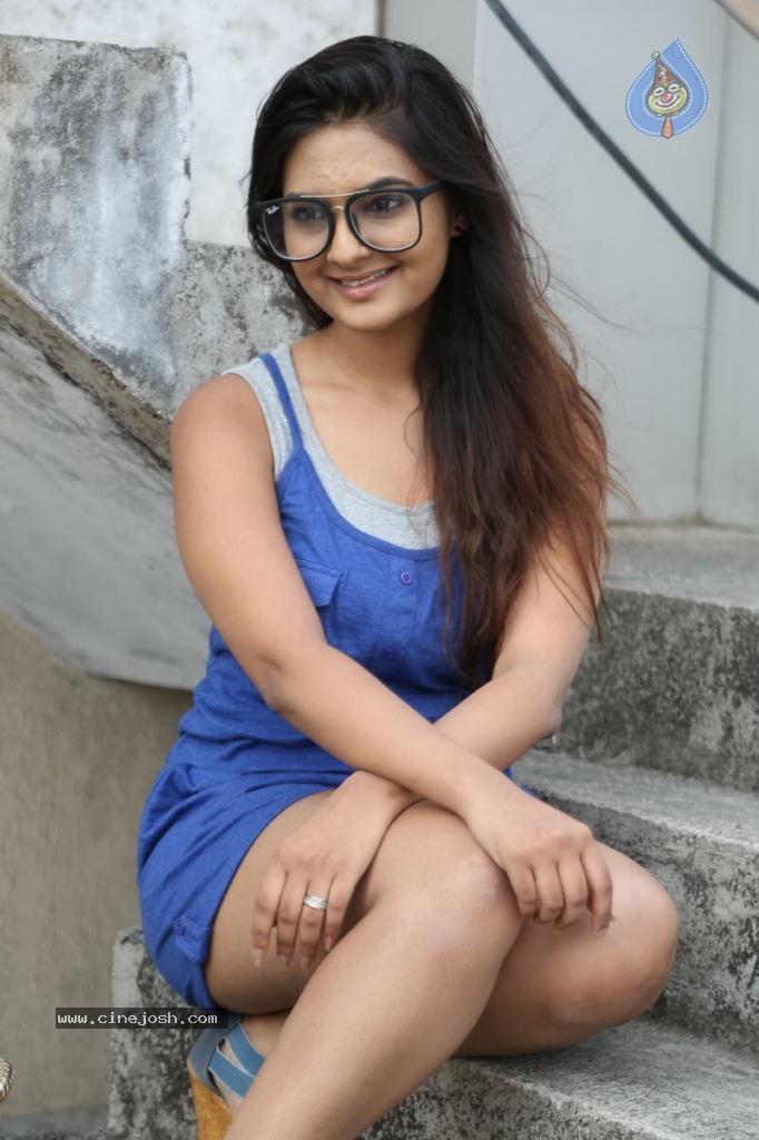 Neha Deshpande Latest Pics - 38 / 66 photos