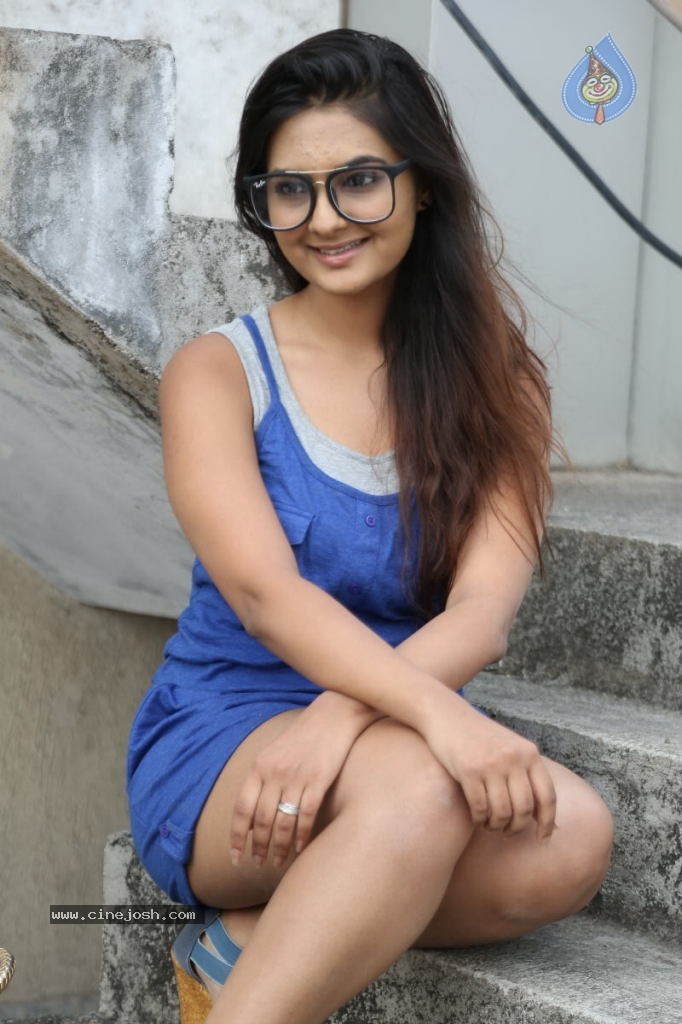 Neha Deshpande Latest Pics - 45 / 66 photos