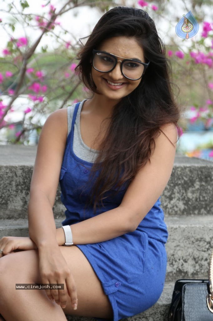 Neha Deshpande Latest Pics - 46 / 66 photos