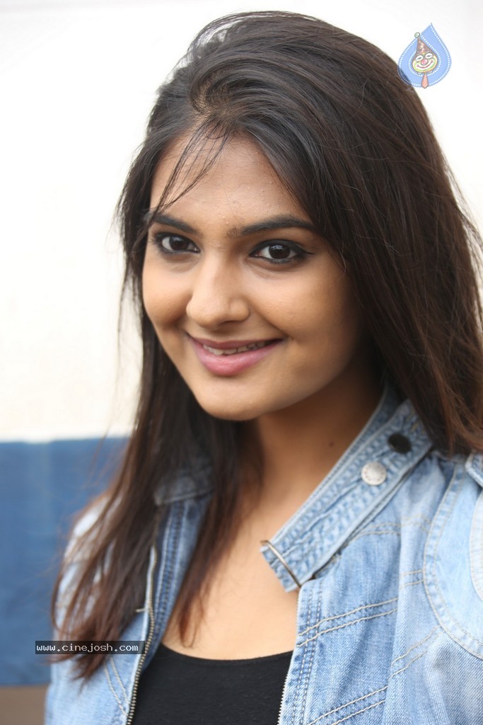 Neha Deshpande New Gallery - 13 / 66 photos