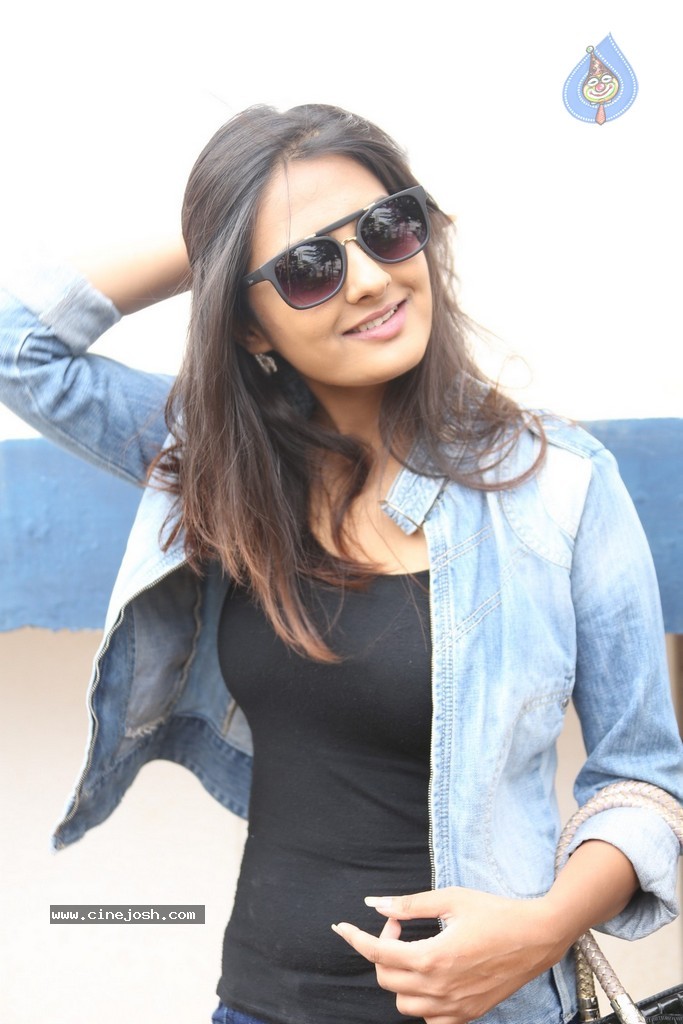 Neha Deshpande New Gallery - 14 / 66 photos