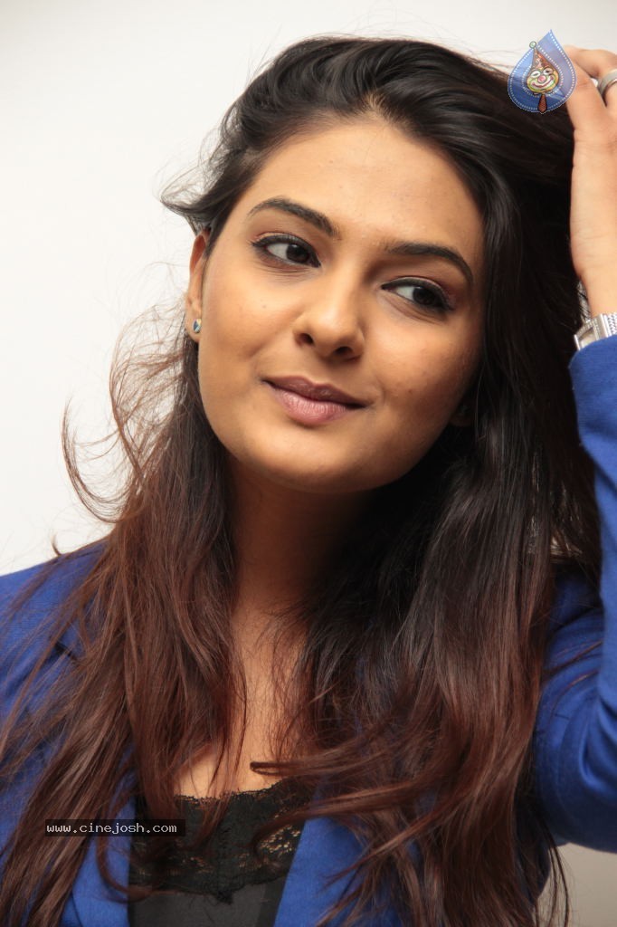 Neha Deshpande New Photos - 29 / 62 photos