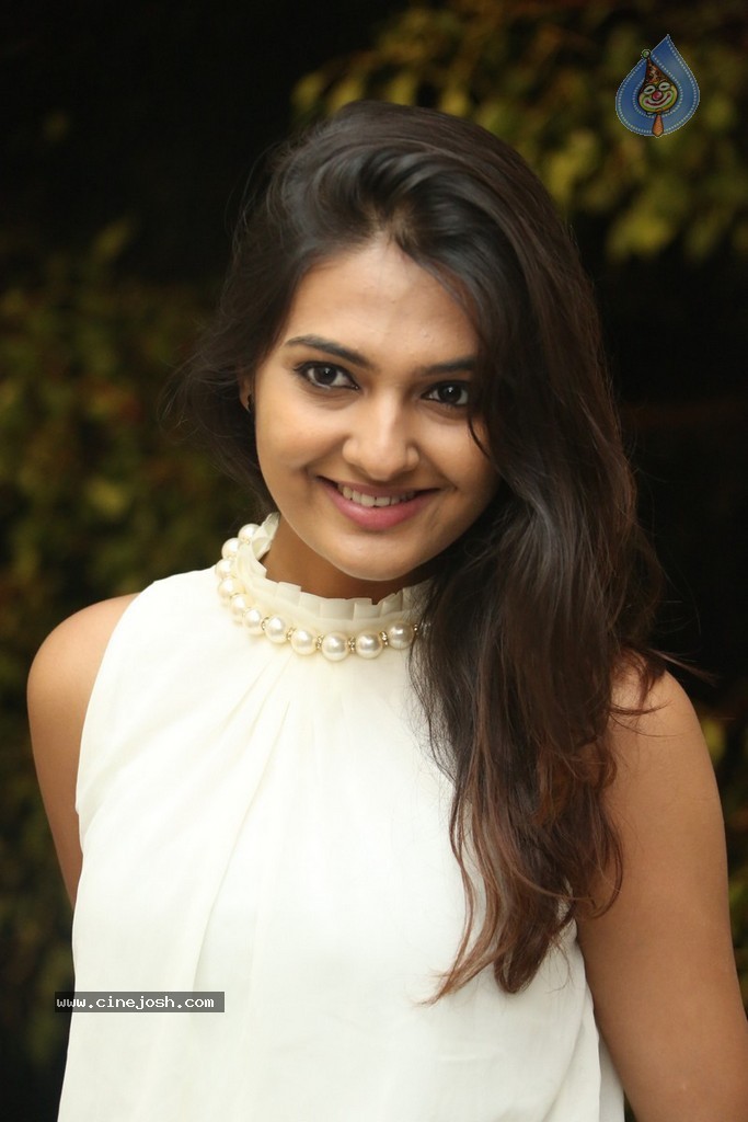 Neha Deshpande New Stills - 68 / 125 photos