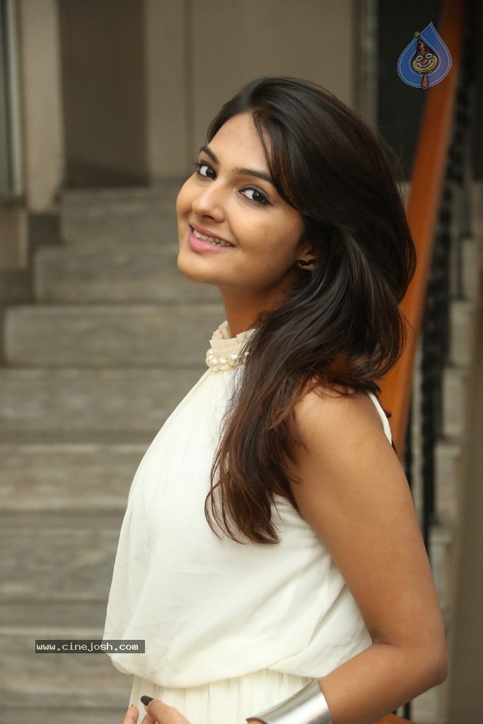 Neha Deshpande New Stills - 108 / 125 photos