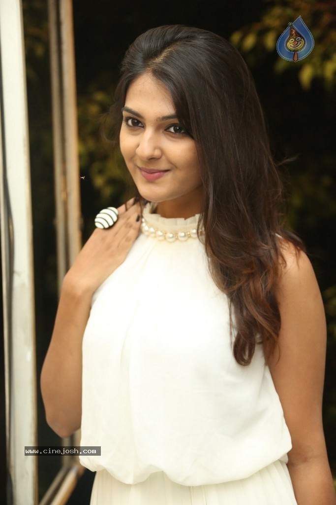 Neha Deshpande New Stills - 120 / 125 photos