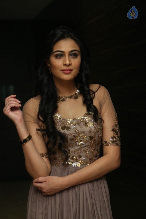 Neha Hinge New Photos - 14 / 55 photos