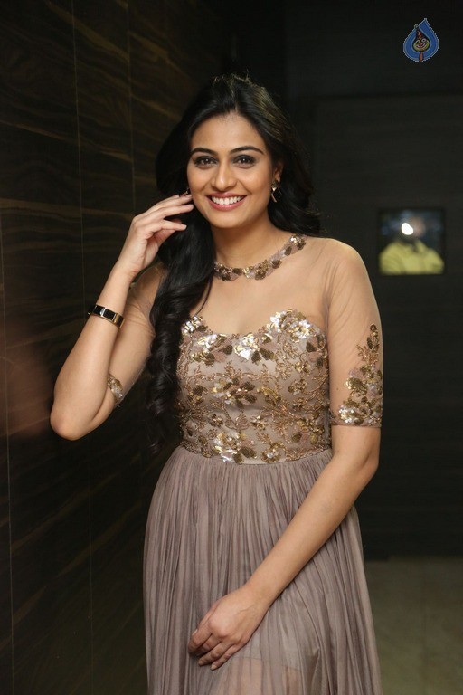 Neha Hinge New Photos - 25 / 55 photos
