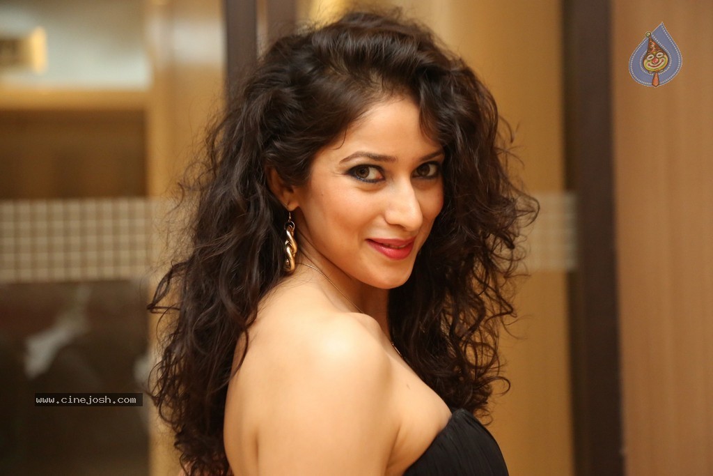 Neha Hot Photos - 1 / 75 photos