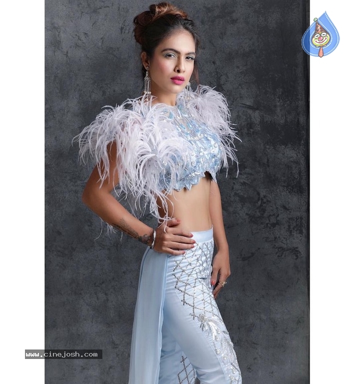 Neha Malik Latest Photos - 40 / 44 photos