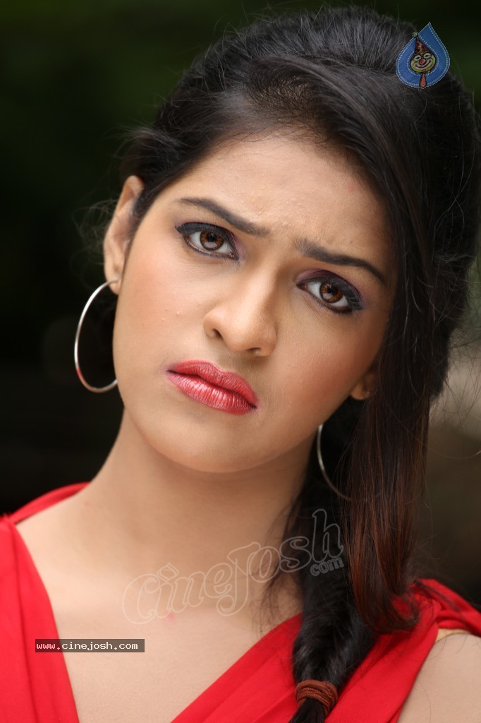 Neha Ratnakar Stills - 35 / 91 photos