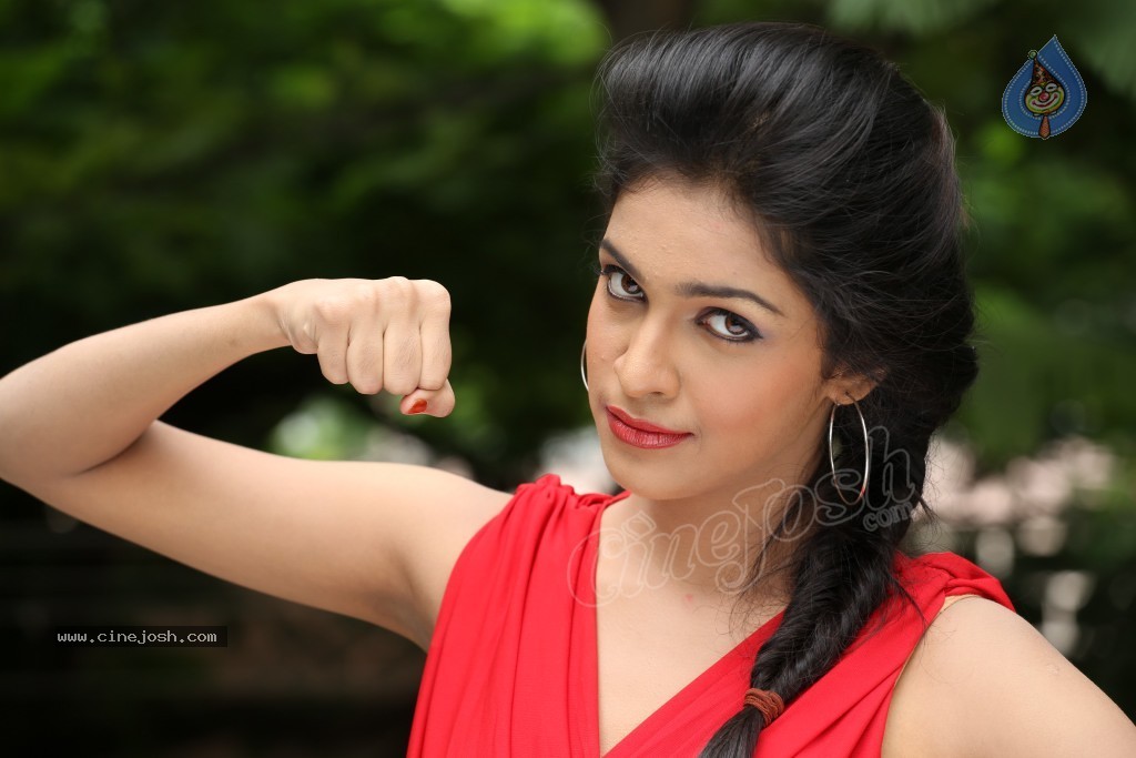 Neha Ratnakar Stills - 47 / 91 photos