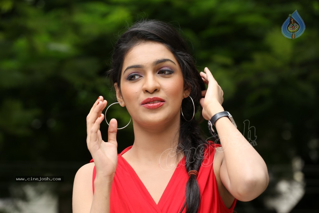 Neha Ratnakar Stills - 57 / 91 photos