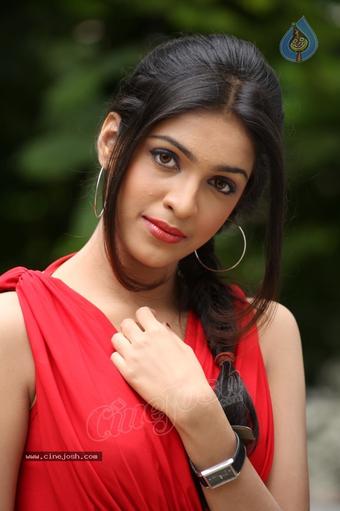 Neha Ratnakar Stills - 59 / 91 photos