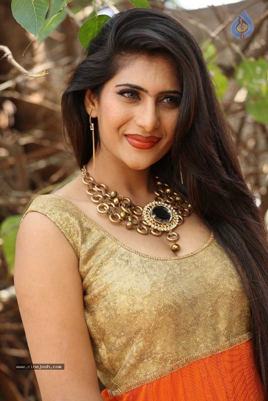 Neha Saxena Latest Photos - 30 / 57 photos