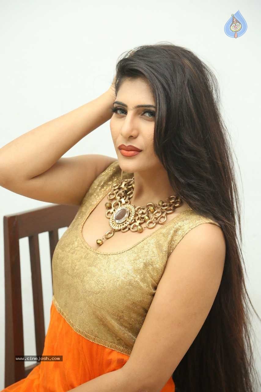 Neha Saxena Latest Photos - 34 / 57 photos