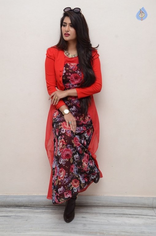 Neha Saxena New Photos - 28 / 31 photos