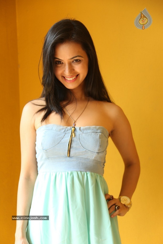 Neha Seraa Latest Photos - 28 / 148 photos