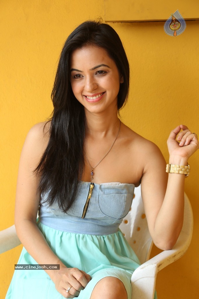 Neha Seraa Latest Photos - 108 / 148 photos