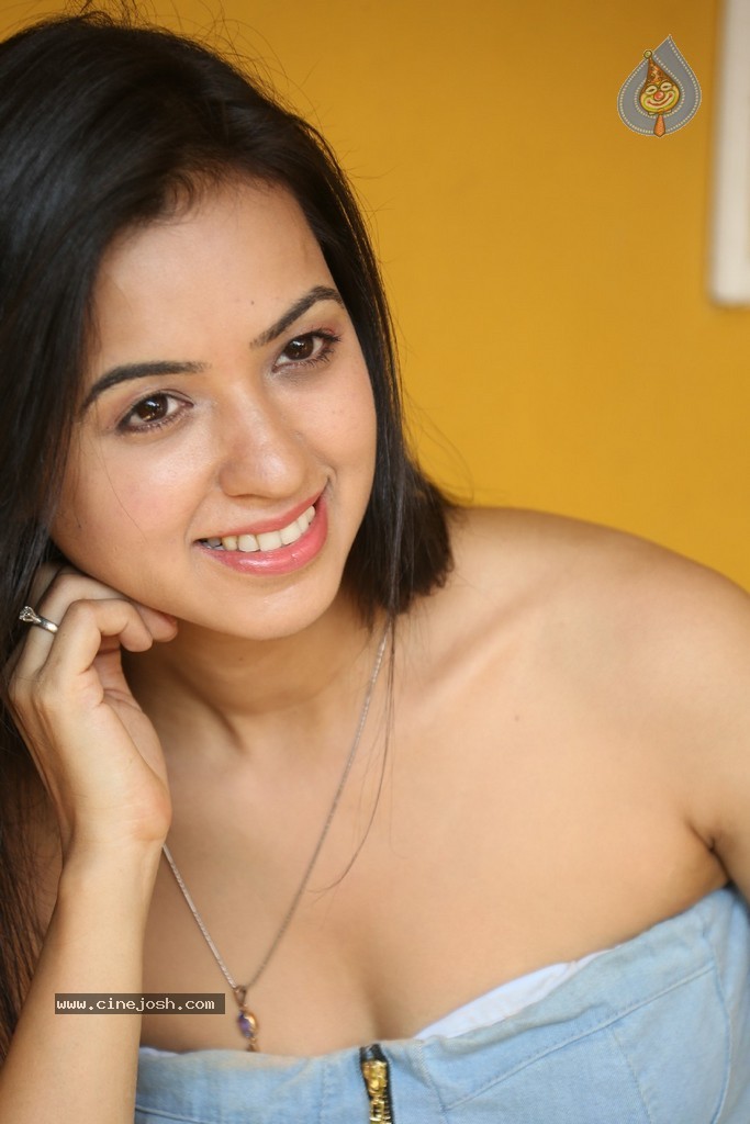 Neha Seraa Latest Photos - 112 / 148 photos