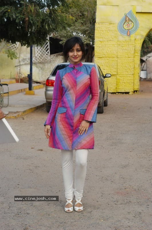 Neha Sharma New Photo Gallery - 42 / 44 photos