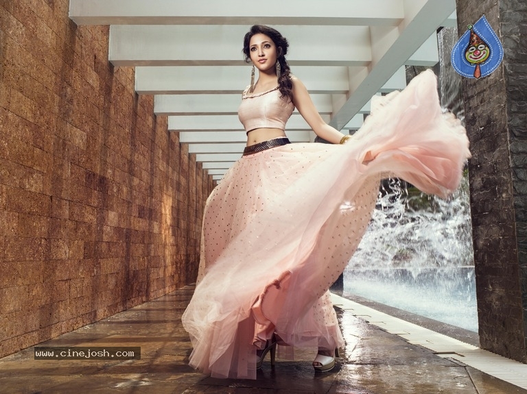 Neha Shetty Latest Pics - 4 / 10 photos